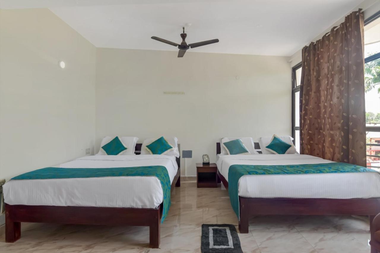 Oyo 13581 Hotel Raj Madikeri Exterior photo