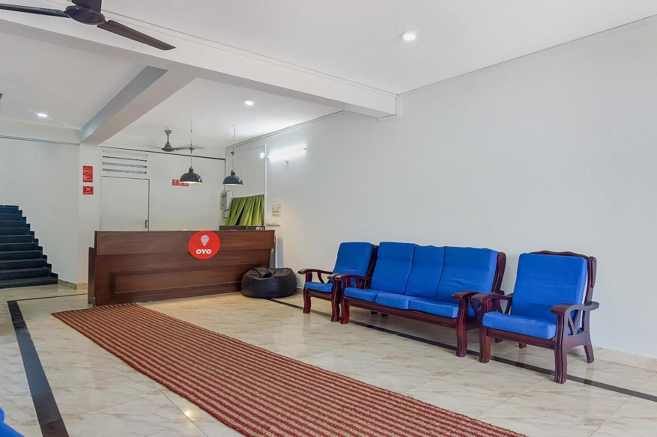 Oyo 13581 Hotel Raj Madikeri Exterior photo