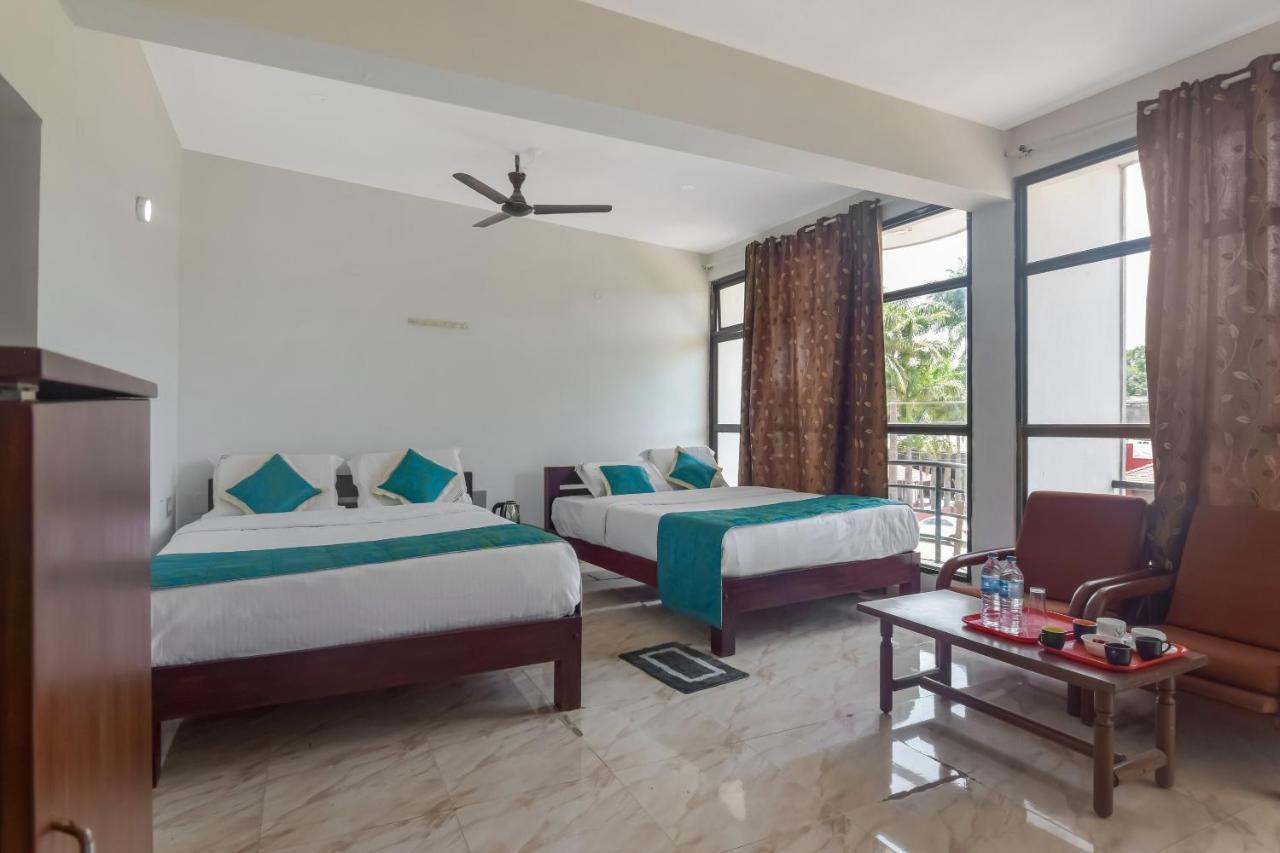 Oyo 13581 Hotel Raj Madikeri Exterior photo